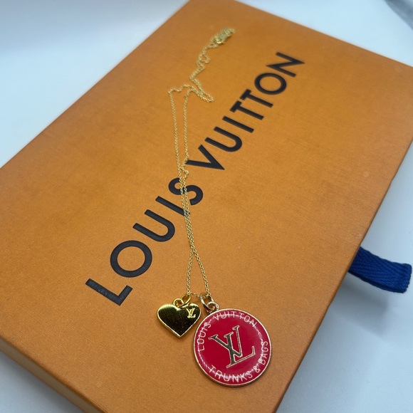 LOUIS VUITTON Trunks Circular Logo & Heart Double Charm Necklace Gold & Pink - Picture 4 of 9